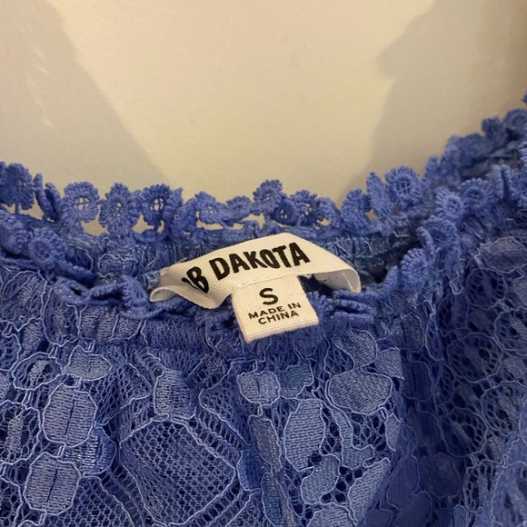 Lace off the shoulder dress - Picture 2 of 3